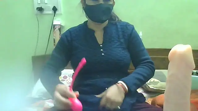 couplesuni online show from 01/16/25, 04:17