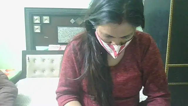 couplesuni online show from 02/21/25, 10:28