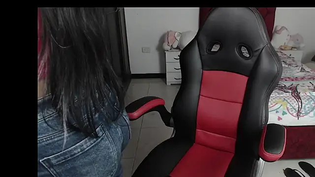 Snapshot of kayla_k18 chatting on 01/15/25, 09:30 kayla k18 online show from 01/15/25, 09:30