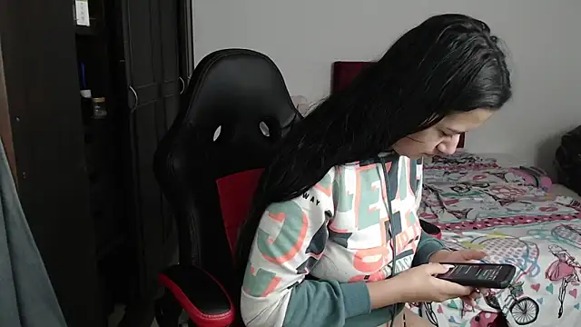 kayla k18 online show from 02/01/25, 08:47