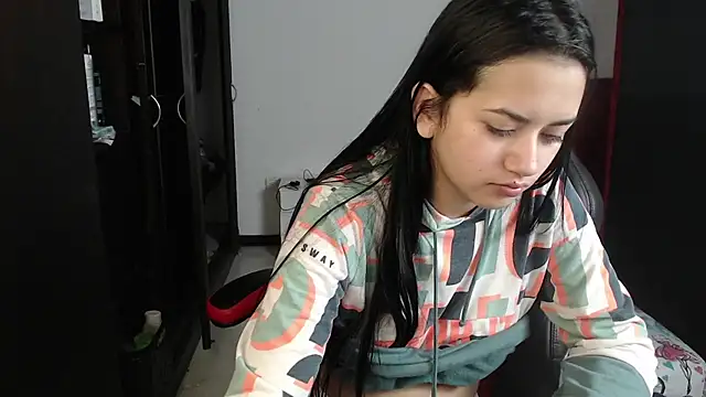 Snapshot of kayla_k18 chatting on 02/17/25, 07:42 kayla k18 online show from 02/17/25, 07:42