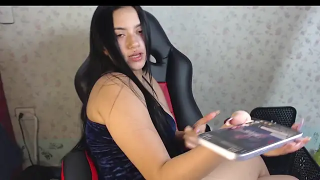 Snapshot of kayla_k18 chatting on 10/24/25, 02:41 kayla k18 online show from 10/24/25, 02:41