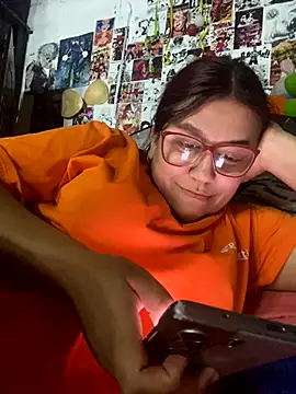 dafne19  online show from 10/18/25, 05:32