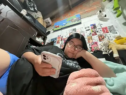 dafne19  online show from 03/20/26, 04:39