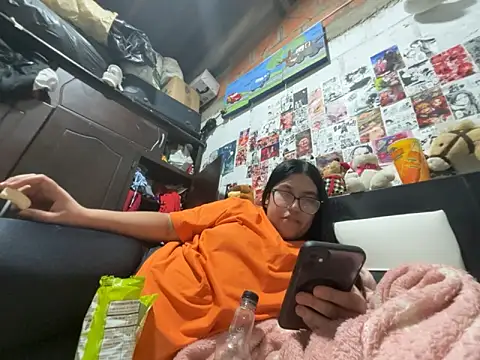 dafne19  online show from 04/14/26, 04:40