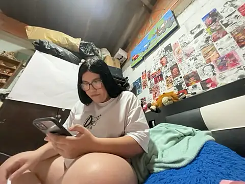 Snapshot of dafne19_ chatting on 07/06/26, 05:04 dafne19 online show from 07/06/26, 05:04