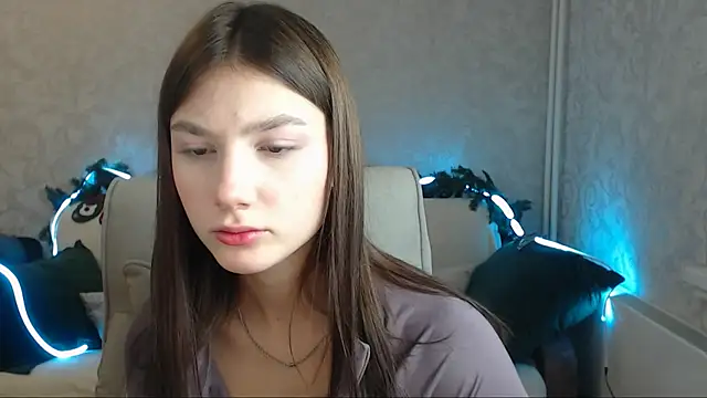 Snapshot of AnaHoney chatting on 12/16/24, 03:51 AnaHoney online show from 12/16/24, 03:51