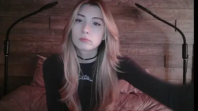 ErikaShyy online show from 03/10/25, 11:10