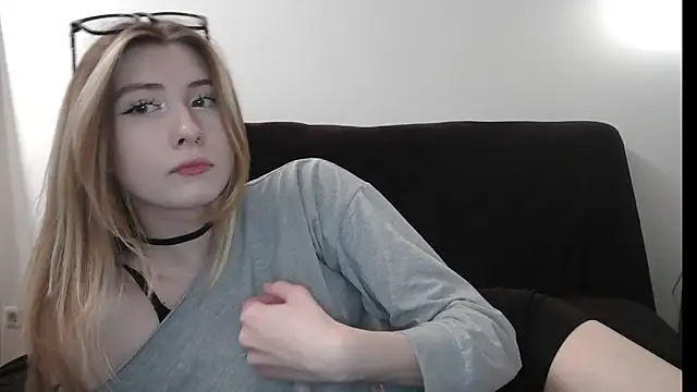 ErikaShyy online show from 03/10/26, 12:21