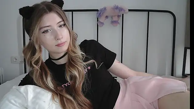 ErikaShyy online show from 07/06/26, 10:01
