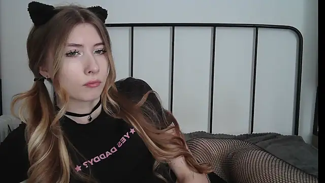 ErikaShyy online show from 07/17/26, 10:22