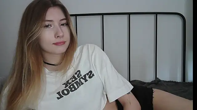 ErikaShyy online show from 07/24/26, 09:40