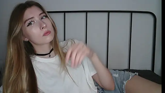 ErikaShyy online show from 07/30/26, 10:14