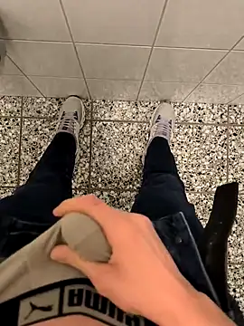 Snapshot of geilehecke1 chatting on 01/24/25, 01:57 geilehecke1 online show from 01/24/25, 01:57