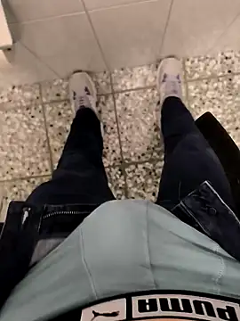 Snapshot of geilehecke1 chatting on 01/29/25, 02:10 geilehecke1 online show from 01/29/25, 02:10