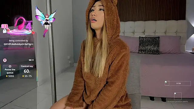 Emma23   online show from 10/12/25, 04:55