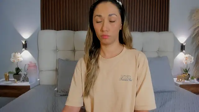 Emma23   online show from 05/06/26, 08:08