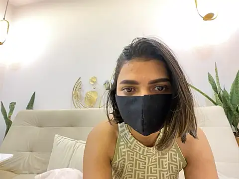 Snapshot of MaYaa__11 chatting on 02/11/25, 12:27 MaYaa 11 online show from 02/11/25, 12:27