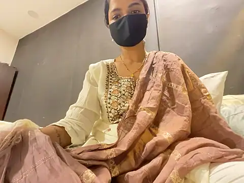 Snapshot of MaYaa__11 chatting on 03/09/25, 06:00 MaYaa 11 online show from 03/09/25, 06:00