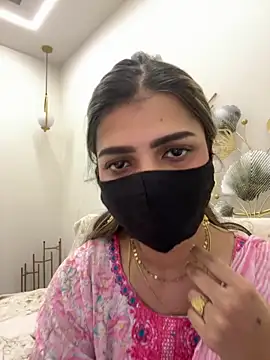 Snapshot of MaYaa__11 chatting on 02/17/26, 07:05 MaYaa 11 online show from 02/17/26, 07:05