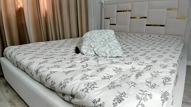 Snapshot of Lola_Peach chatting on 06/22/26, 03:25 Lola Peach online show from 06/22/26, 03:25