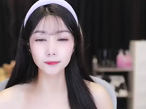 Nuyoah-77 online show from 10/14/25, 03:57