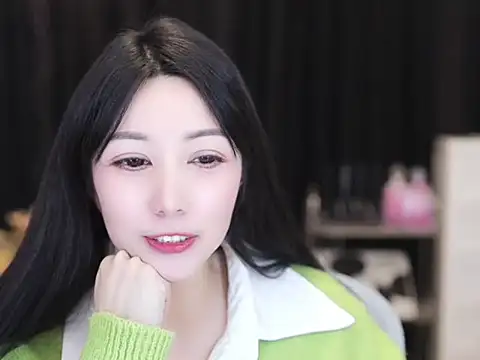 Nuyoah-77 online show from 11/06/25, 03:46