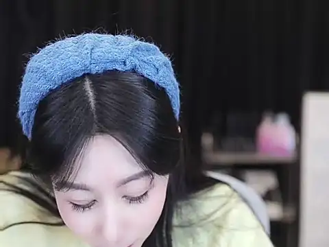 Nuyoah-77 online show from 11/29/25, 02:31