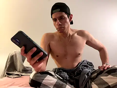 Snapshot of JosephAKenwood chatting on 10/12/25, 01:37 JosephAKenwood online show from 10/12/25, 01:37