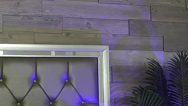 KeylaConner online show from 12/14/25, 04:40