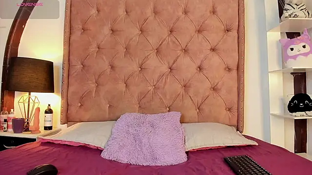 Snapshot of LadyAvalon chatting on 01/15/25, 08:05 LadyAvalon online show from 01/15/25, 08:05