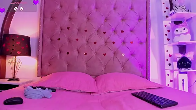 Snapshot of LadyAvalon chatting on 02/18/25, 07:41 LadyAvalon online show from 02/18/25, 07:41