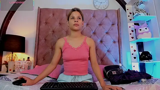 Snapshot of LadyAvalon chatting on 03/02/25, 07:45 LadyAvalon online show from 03/02/25, 07:45