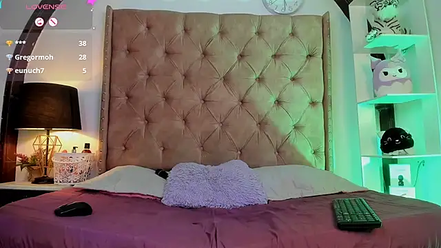 Snapshot of LadyAvalon chatting on 03/14/25, 11:00 LadyAvalon online show from 03/14/25, 11:00