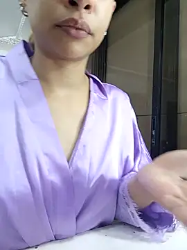 Snapshot of LadyAvalon chatting on 11/01/25, 05:59 LadyAvalon online show from 11/01/25, 05:59