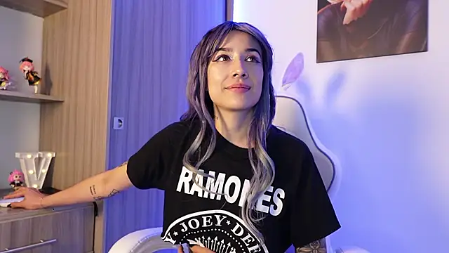 ValeriaCox online show from 03/21/25, 07:35