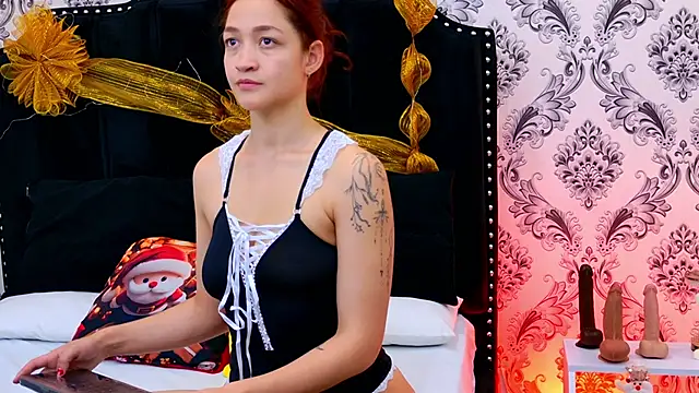 SaaraBrown online show from 12/16/25, 08:36