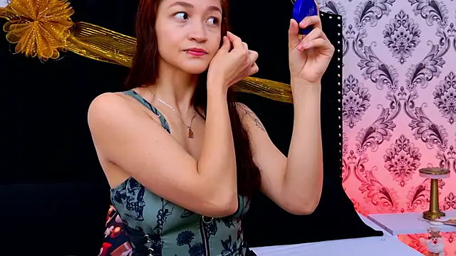 SaaraBrown online show from 12/21/25, 12:34