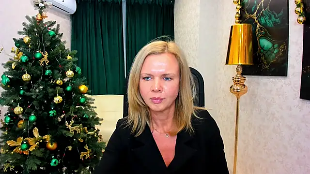 AgathaKlouin online show from 12/28/24, 07:22