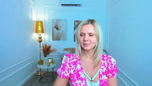 AgathaKlouin online show from 03/29/26, 11:21