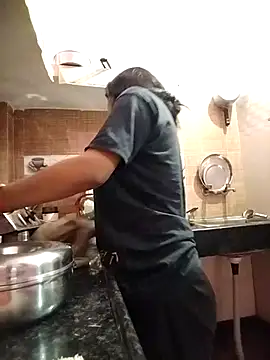 Hotty-Divya online show from 04/06/26, 02:09