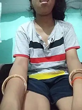 Snapshot of Hotty-Divya chatting on 07/02/26, 03:23 Hotty-Divya online show from 07/02/26, 03:23