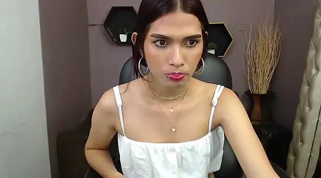 Snapshot of Greys_ath chatting on 12/11/24, 03:35 Greys ath online show from 12/11/24, 03:35