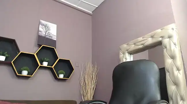 Snapshot of Greys_ath chatting on 12/21/24, 08:18 Greys ath online show from 12/21/24, 08:18