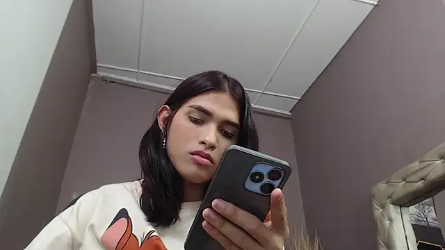 Snapshot of Greys_ath chatting on 01/26/25, 05:45 Greys ath online show from 01/26/25, 05:45