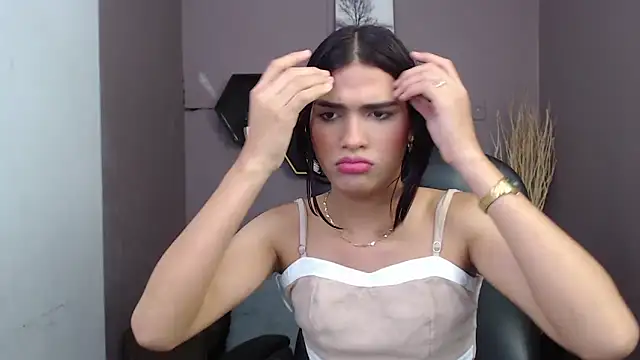 Snapshot of Greys_ath chatting on 02/17/25, 03:36 Greys ath online show from 02/17/25, 03:36