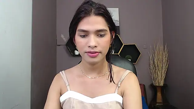 Snapshot of Greys_ath chatting on 02/18/25, 05:09 Greys ath online show from 02/18/25, 05:09