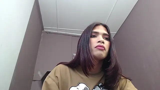 Snapshot of Greys_ath chatting on 02/19/25, 03:39 Greys ath online show from 02/19/25, 03:39