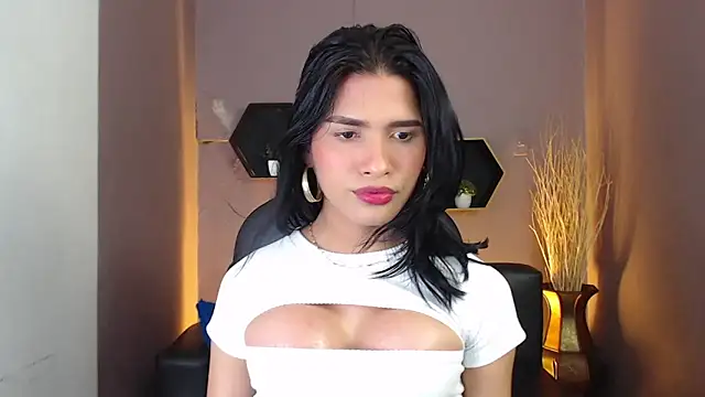 Snapshot of Greys_ath chatting on 03/19/25, 03:30 Greys ath online show from 03/19/25, 03:30