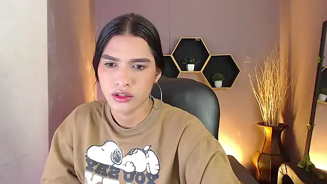 Snapshot of Greys_ath chatting on 09/10/25, 04:34 Greys ath online show from 09/10/25, 04:34